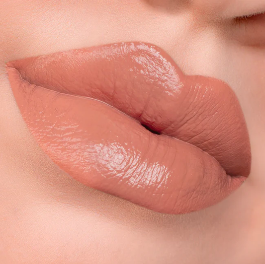 Neutral nude light brown. Creamy Lips. Plant-Based. Vegan. Animal Cruelty-Free. Vitamin E Enriched - Moisturizing. Ultra-Lightweight - Non-Stick Formula. ella+mila Liquid Lipstick - Spice Spice Baby