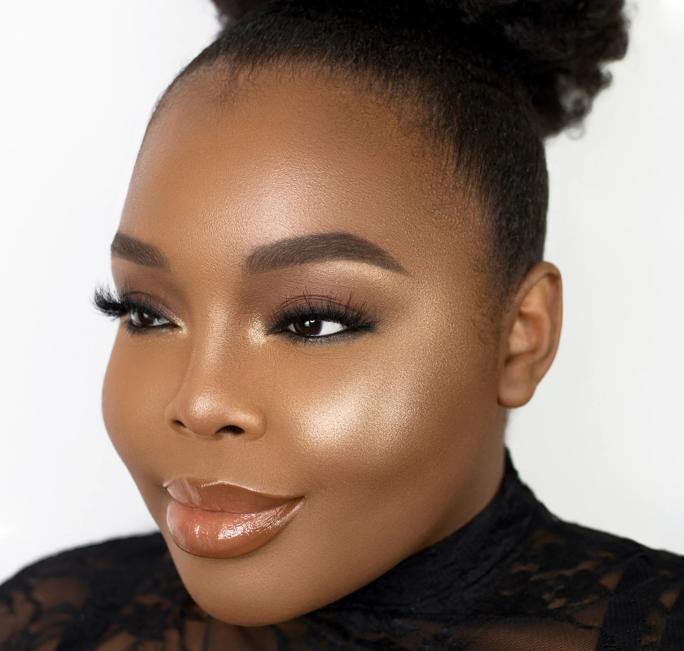 theBalm Cosmetics Let's Bolt Highlighter shimmer shadow illuminates skin ultra-soft gold radiance glittery shiny natural cheeks nose eyelids dazzling glow